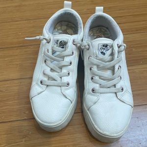 White platform Roxy sneakers